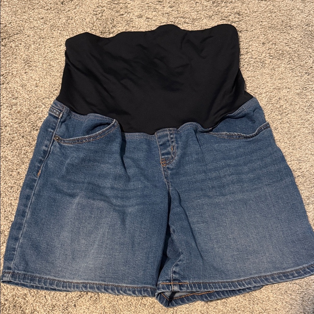Maternity shorts